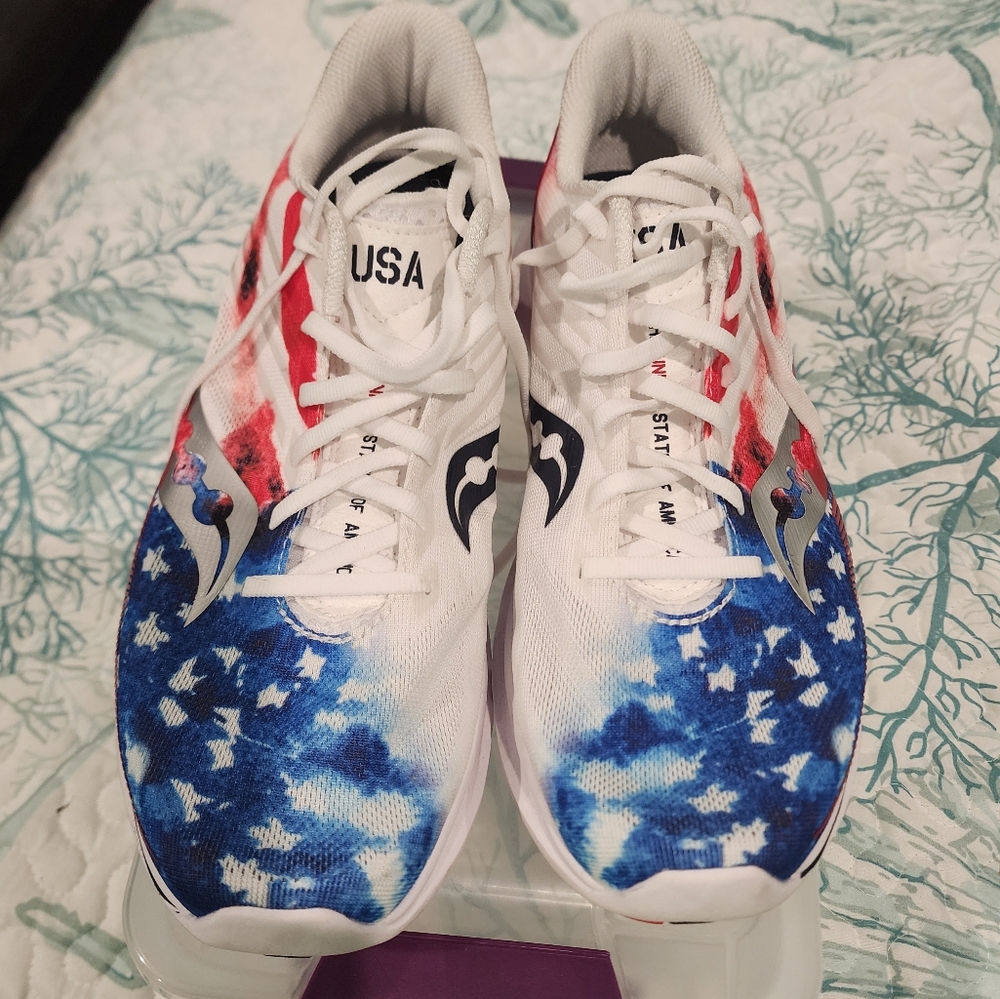Men's Saucony Kinvara 12, Red White and Blue,  Size 10